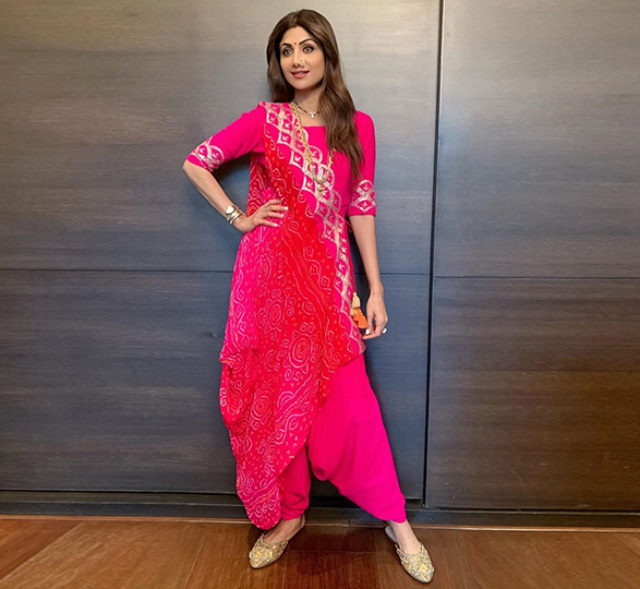 Shilpa Shetty in Pink Outfit for Ganesh Visarjan