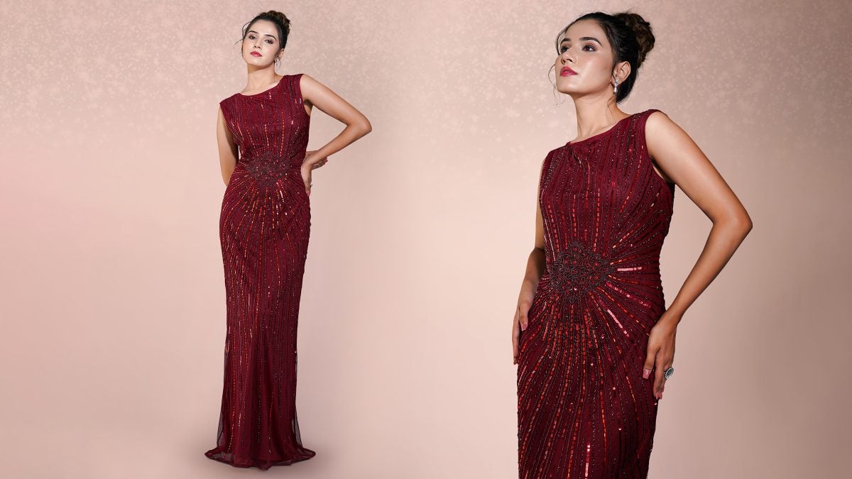 10 Stylish Ethnic Outfits for Christmas and New Year Party Season