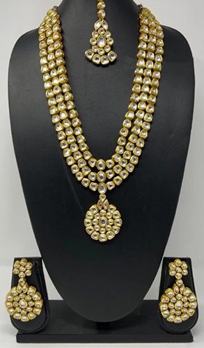 Golden Kundan Worked Necklace Set