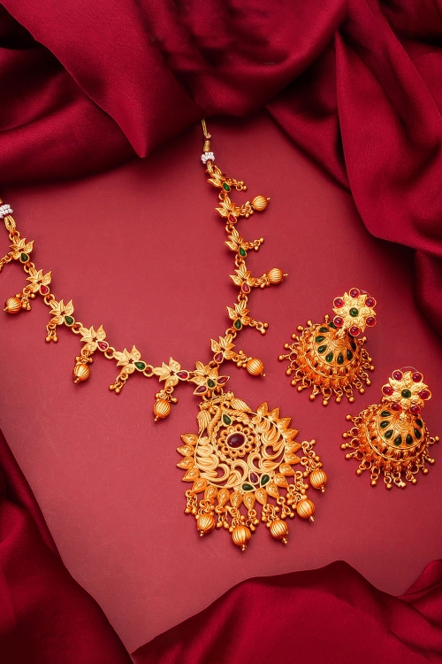 Golden Alloy Necklace Set
