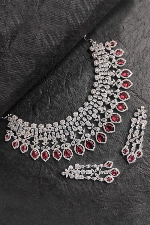Dazzling Diamond Studded Choker Necklace Set