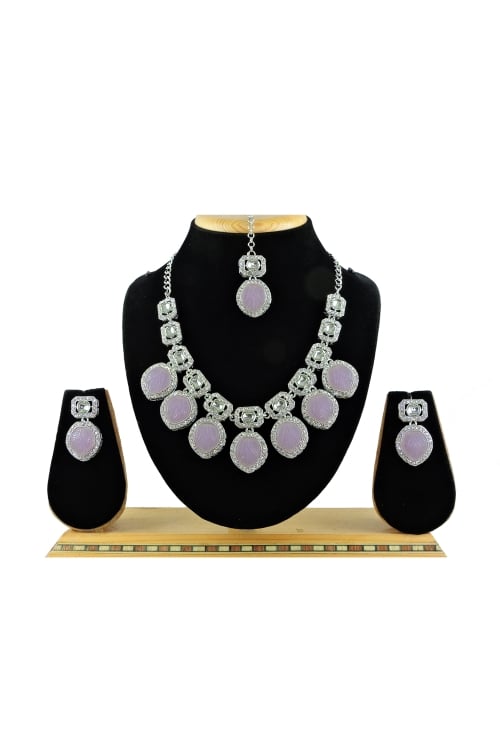 Carving Stone and Diamond Necklace Set
